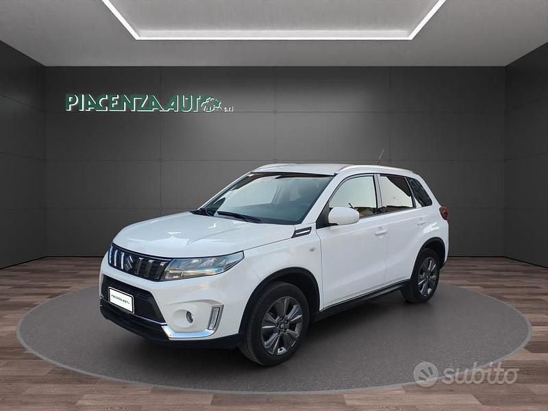 Usata Suzuki Vitara Cool 129 CV (94 kW) 2024 Bianco SUV