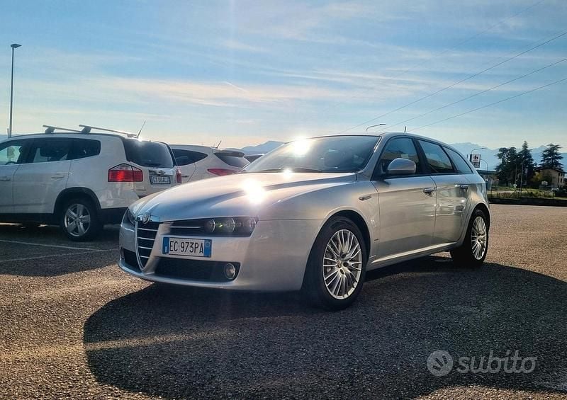 Usata Alfa Romeo 159 Progression 120 CV (88 kW) 2010 Grigio Station wagon