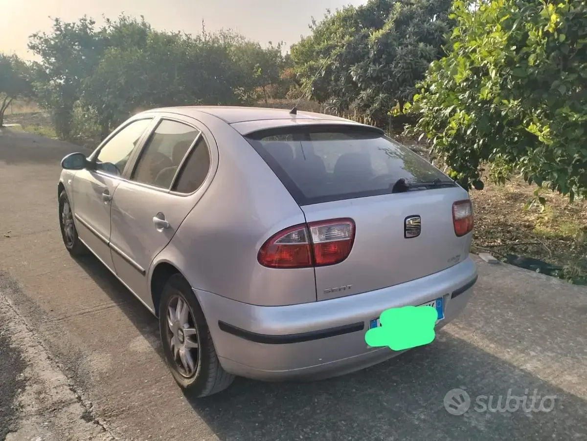 Usata Seat Leon 110 CV (80 kW) 2004 Grigio Utilitaria