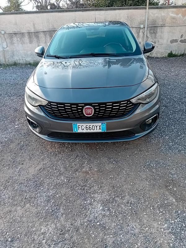 Usata Fiat Tipo Lounge 119 CV (87 kW) 2017 Grigio Station wagon