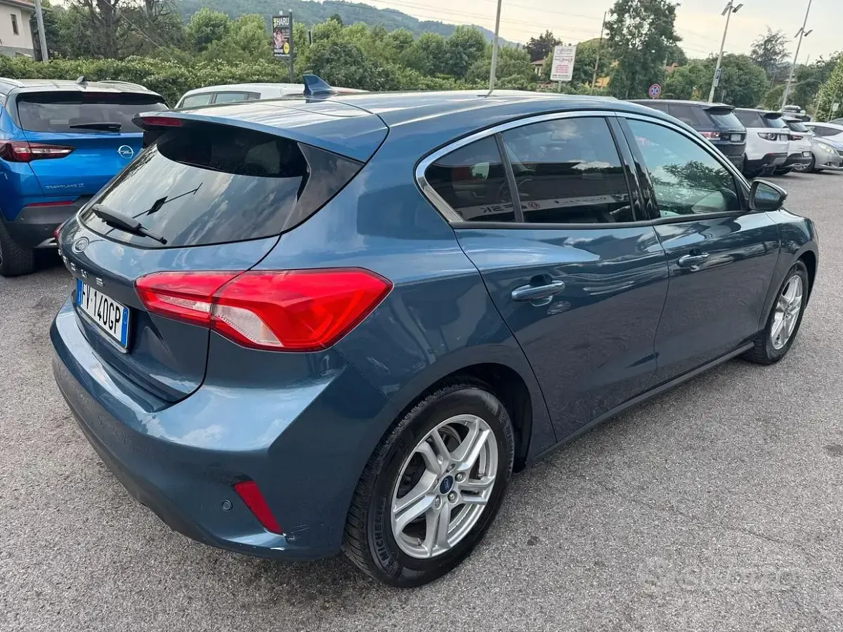 Usata Ford Focus Titanium 120 CV (88 kW) 2019 Blu Berlina