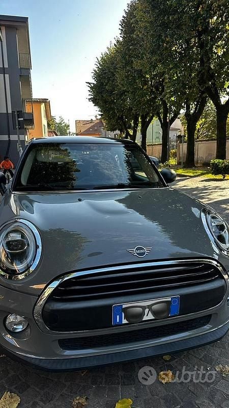 Usata Mini ONE 75 CV (55 kW) 2019 Grigio Utilitaria