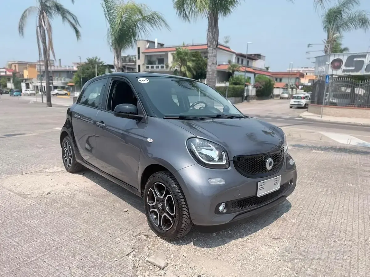 Usata Smart ForFour Prime 71 CV (52 kW) 2018 Grigio Utilitaria