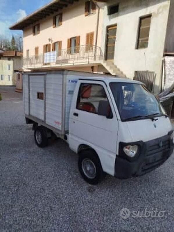 Bianco Usata 2005 Piaggio Quargo Furgone | 5000 € - Immagine 1/4