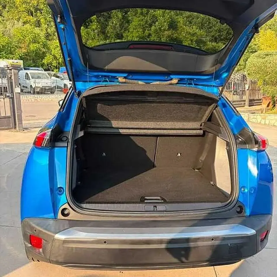 Usata Peugeot e-2008 GT-line 56 kW (77 CV) 2020 Blu SUV