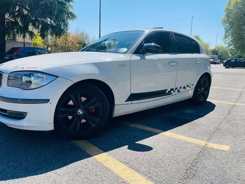Usata BMW 118 143 CV (105 kW) 2009 Bianco Utilitaria
