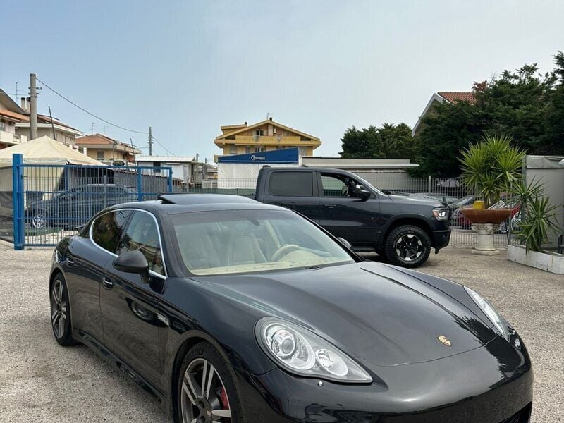 Usata Porsche Panamera Turbo 500 CV (367 kW) 2011 Grigio Berlina