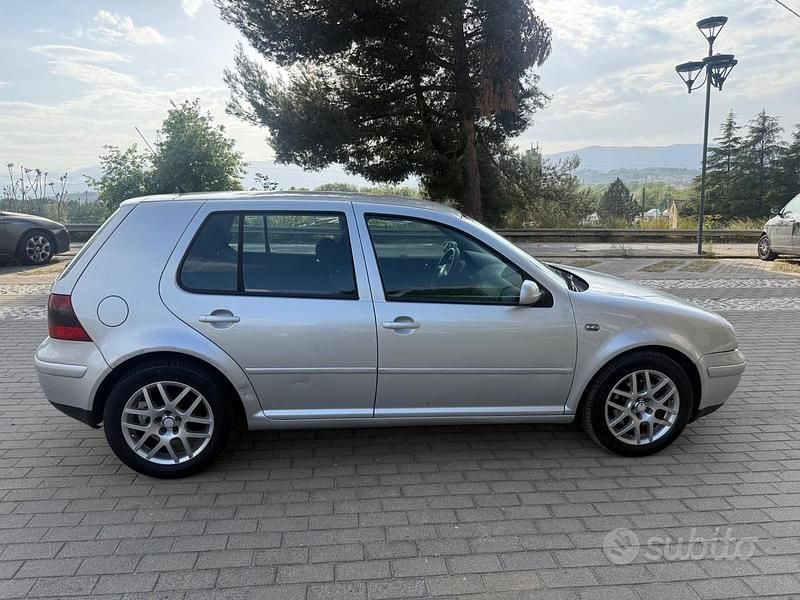 Usata VW Golf IV 130 CV (95 kW) 2002 Grigio Berlina