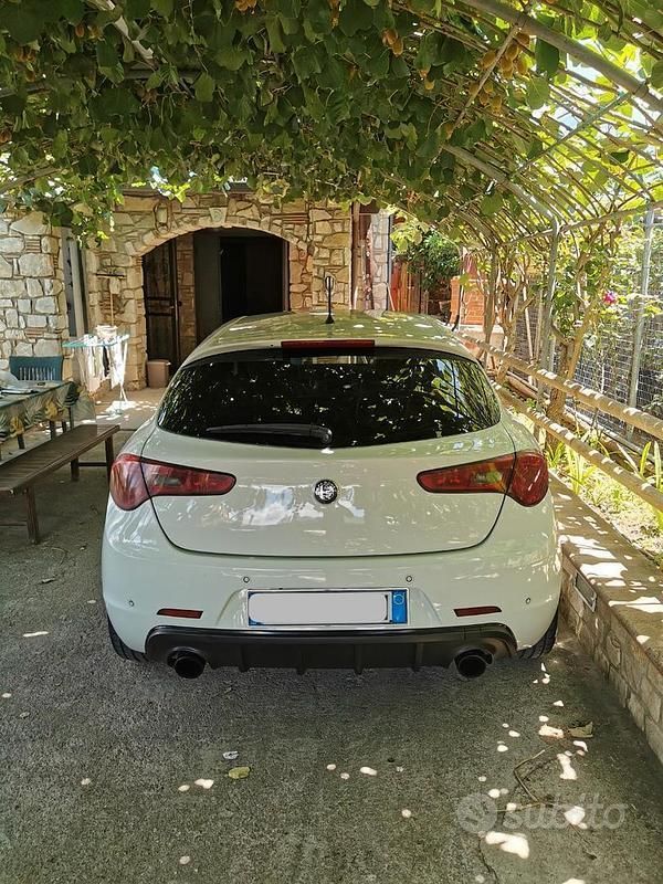 Usata Alfa Romeo Giulietta 105 CV (77 kW) 2013 Bianco Utilitaria