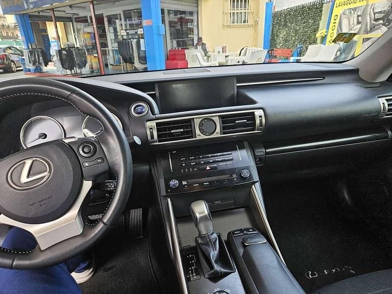Usata Lexus IS300h 181 CV (133 kW) 2014 Berlina
