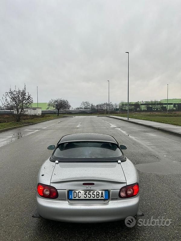 Usata Mazda MX5 Inclusive 146 CV (107 kW) 2006 Cabrio