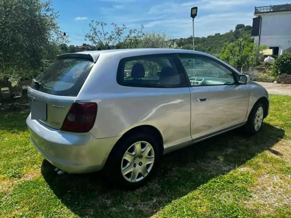 Usata Honda Civic 100 CV (73 kW) 2003 Grigio Berlina