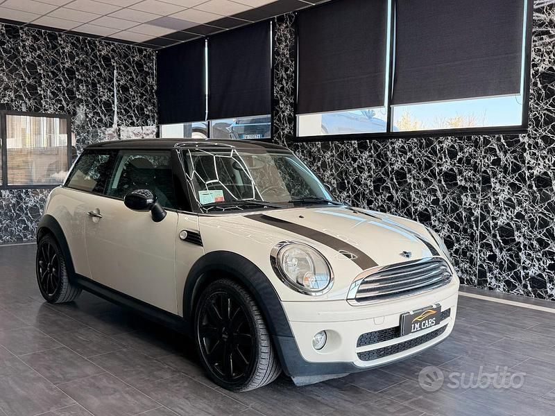 Usata Mini Cooper D 108 CV (79 kW) 2010 Beige Utilitaria