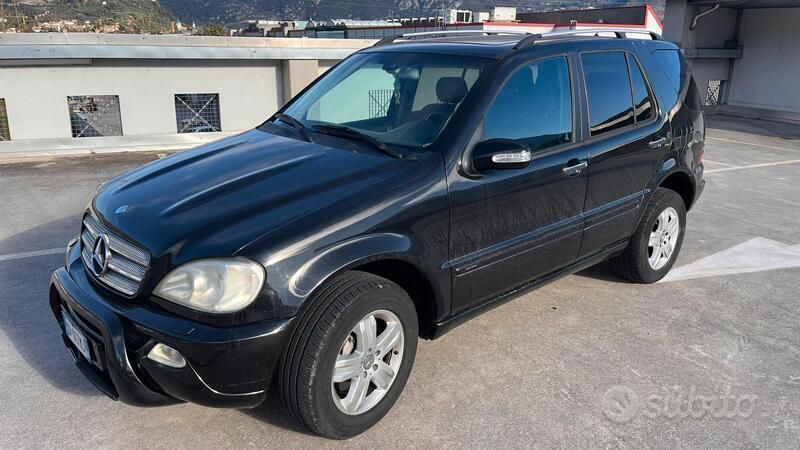 Usata Mercedes ML400 250 CV (183 kW) 2004 Nero SUV