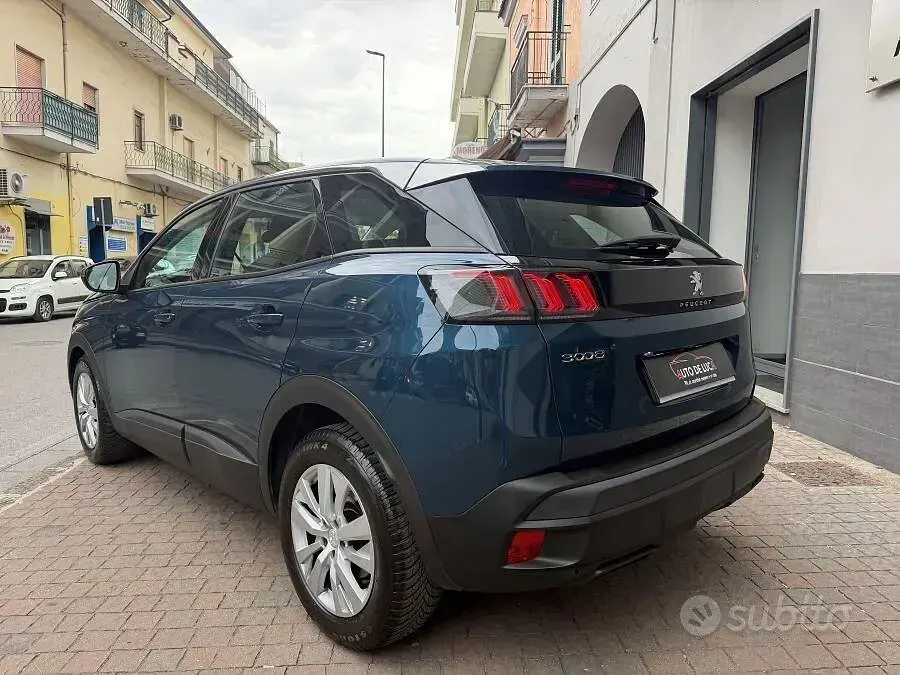 Usata Peugeot 3008 Business-Line 130 CV (95 kW) 2022 Blu SUV