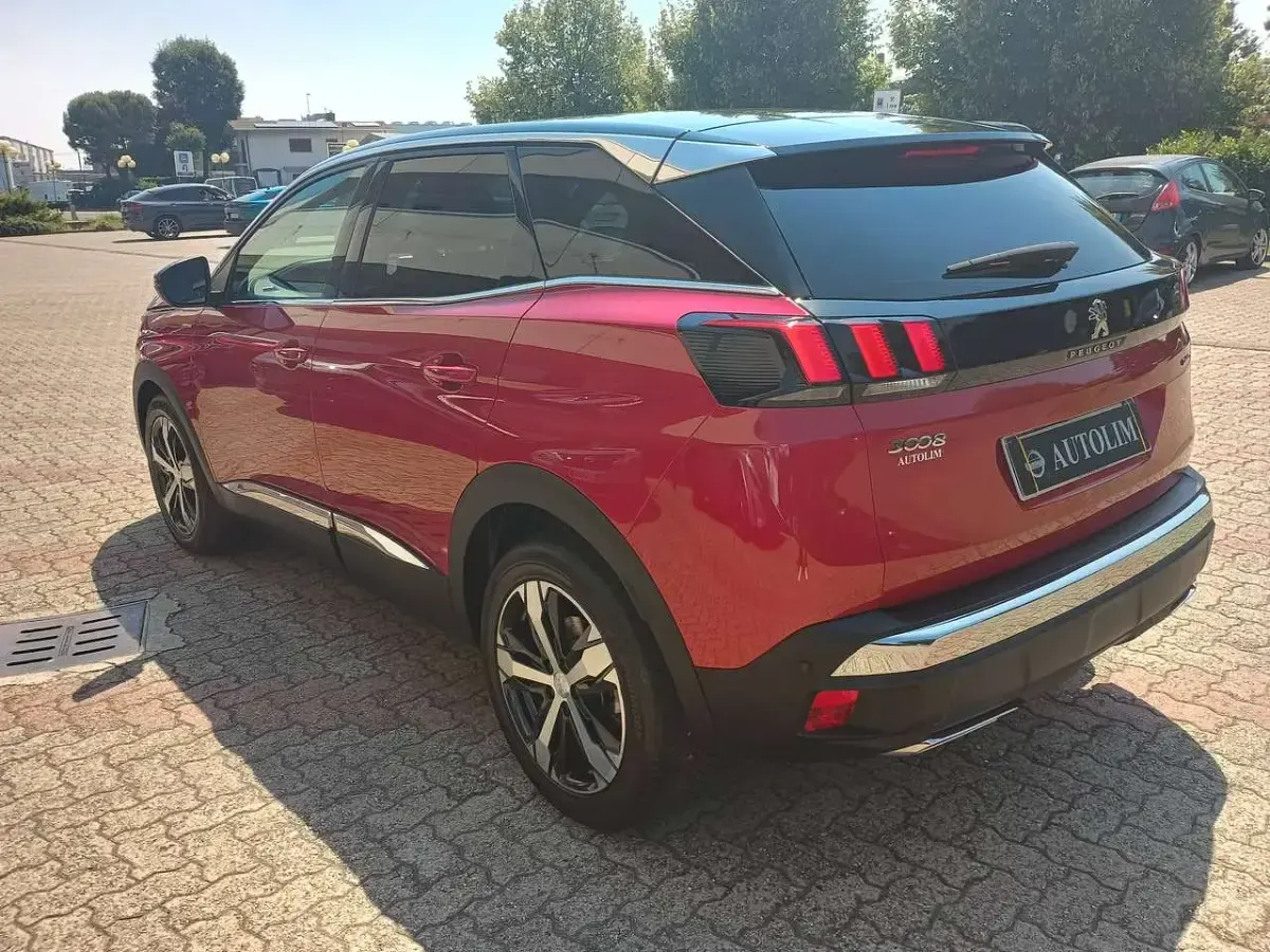 Usata Peugeot 3008 GT-line 131 CV (96 kW) 2018 Rosso / nero SUV