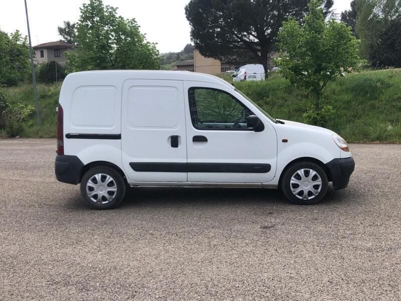 Usata Renault Kangoo Authentique 65 CV (47 kW) 2005 Giallo Monovolume
