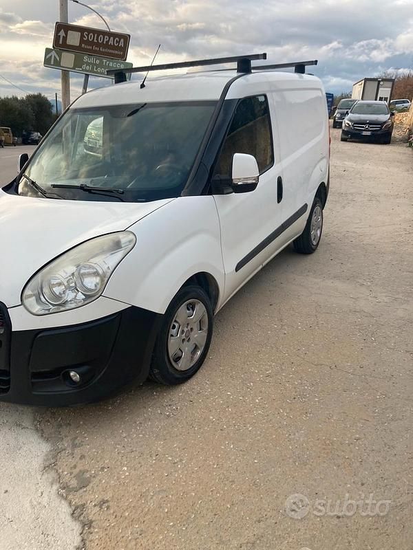 Usata Fiat Doblò 120 CV (88 kW) 2012 Bianco Monovolume