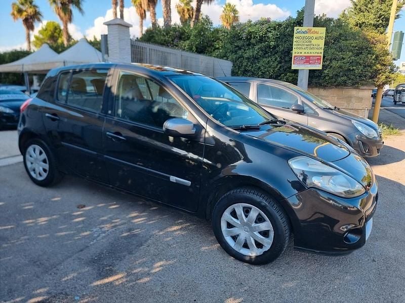Usata Renault Clio II Dynamique 58 CV (42 kW) 2010 Nero Berlina