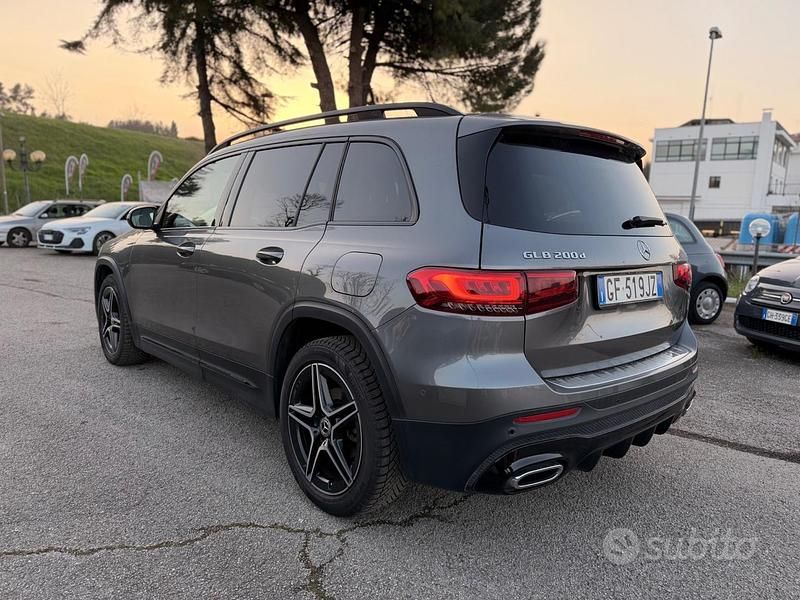 Usata Mercedes GLB200 Executive 150 CV (110 kW) 2021 Grigio SUV