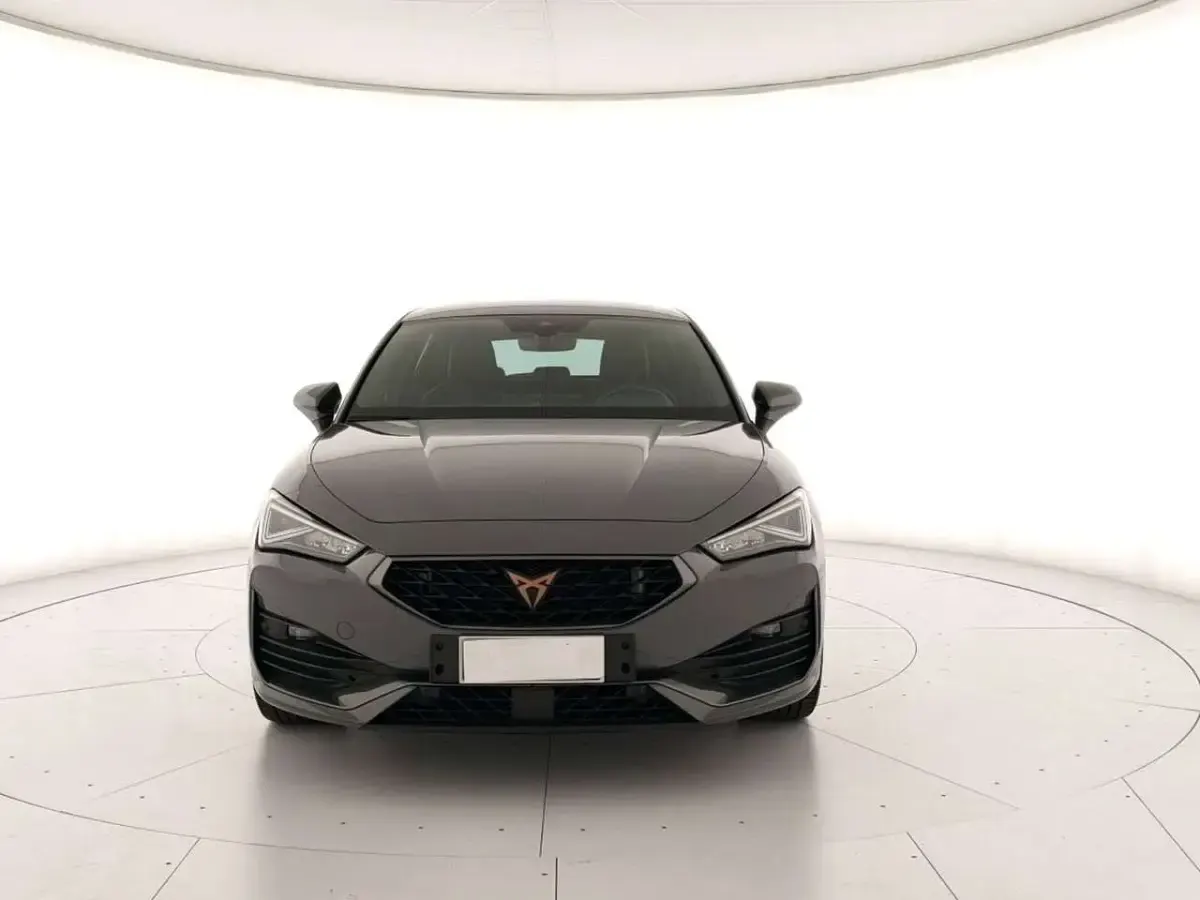 Usata Cupra Leon 150 CV (110 kW) 2023 Grigio graphene Berlina