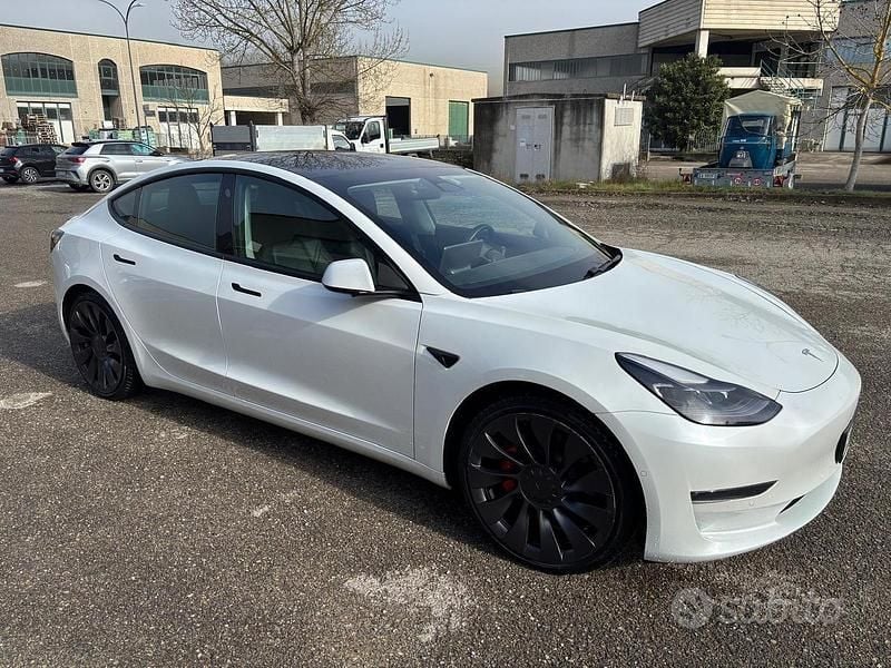 Bianco Usata 2021 Tesla Model 3 Performance Berlina | 28.000 € (Buon prezzo) - Immagine 1/4