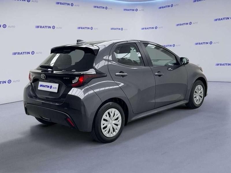 Usata Toyota Yaris Hybrid Active 172 CV (126 kW) 2025 Grigio scuro Utilitaria