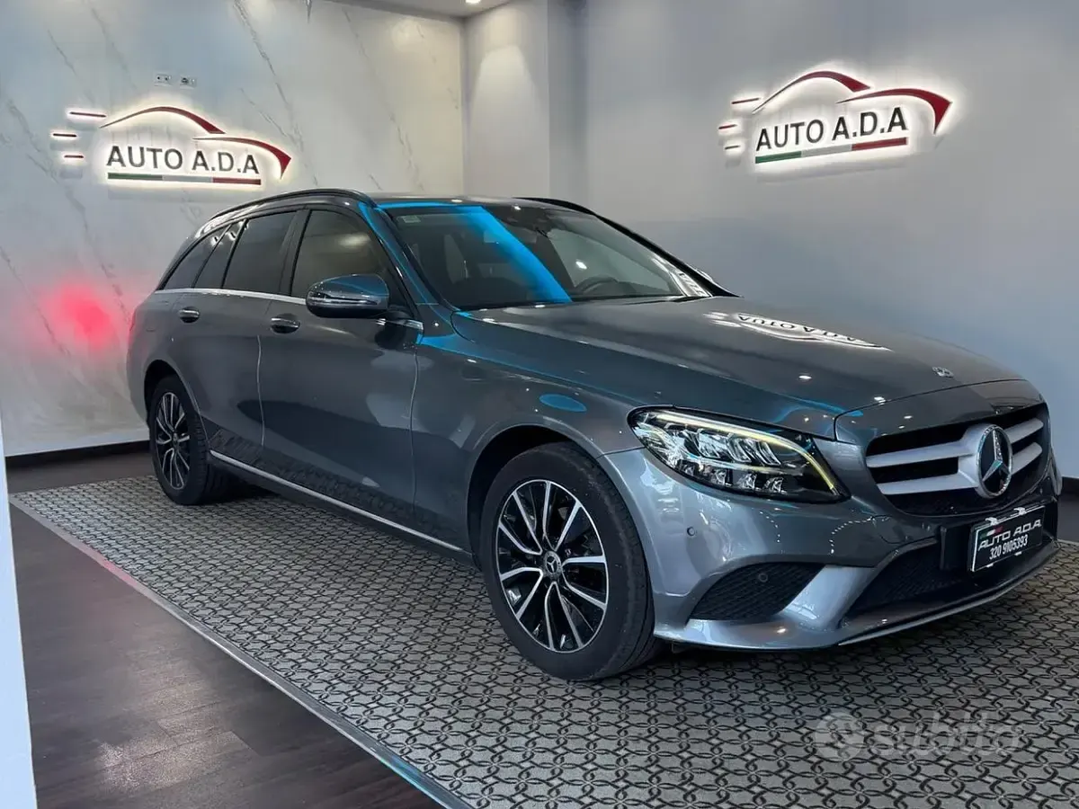 Usata Mercedes C180 Executive 122 CV (89 kW) 2020 Grigio Station wagon