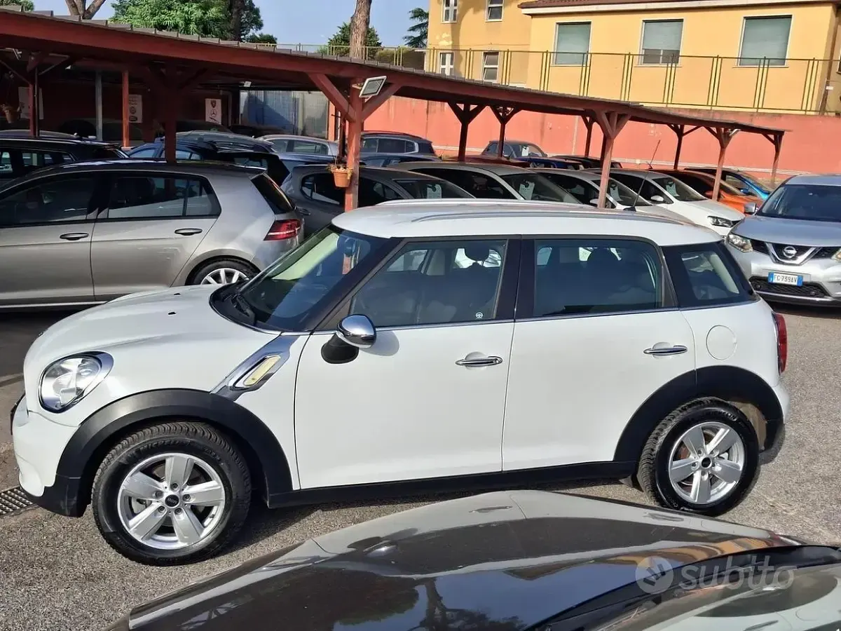 Usata Mini One D Countryman Business 90 CV (66 kW) 2015 Bianco SUV
