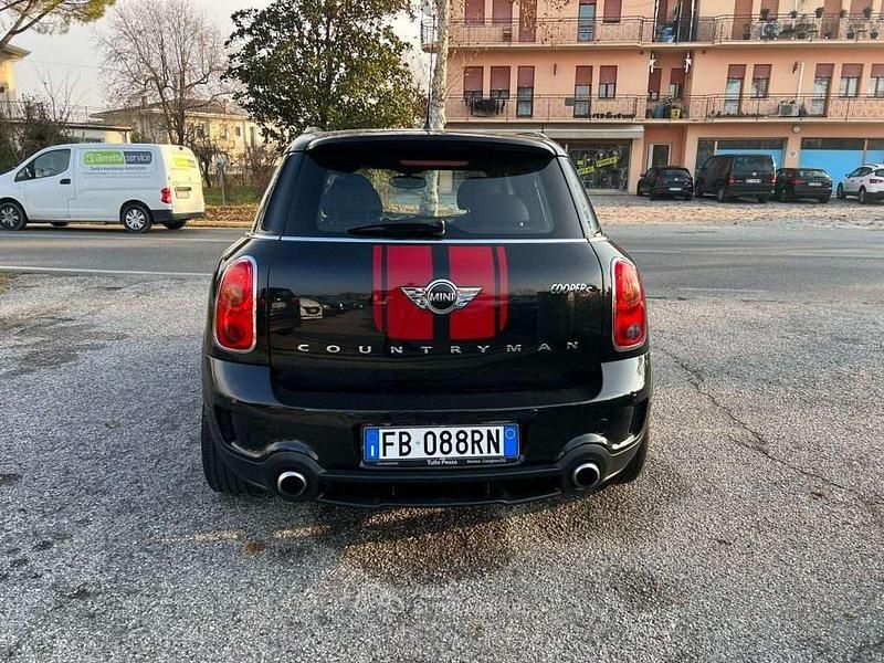 Usata Mini Cooper 190 CV (139 kW) 2015 Nero Utilitaria