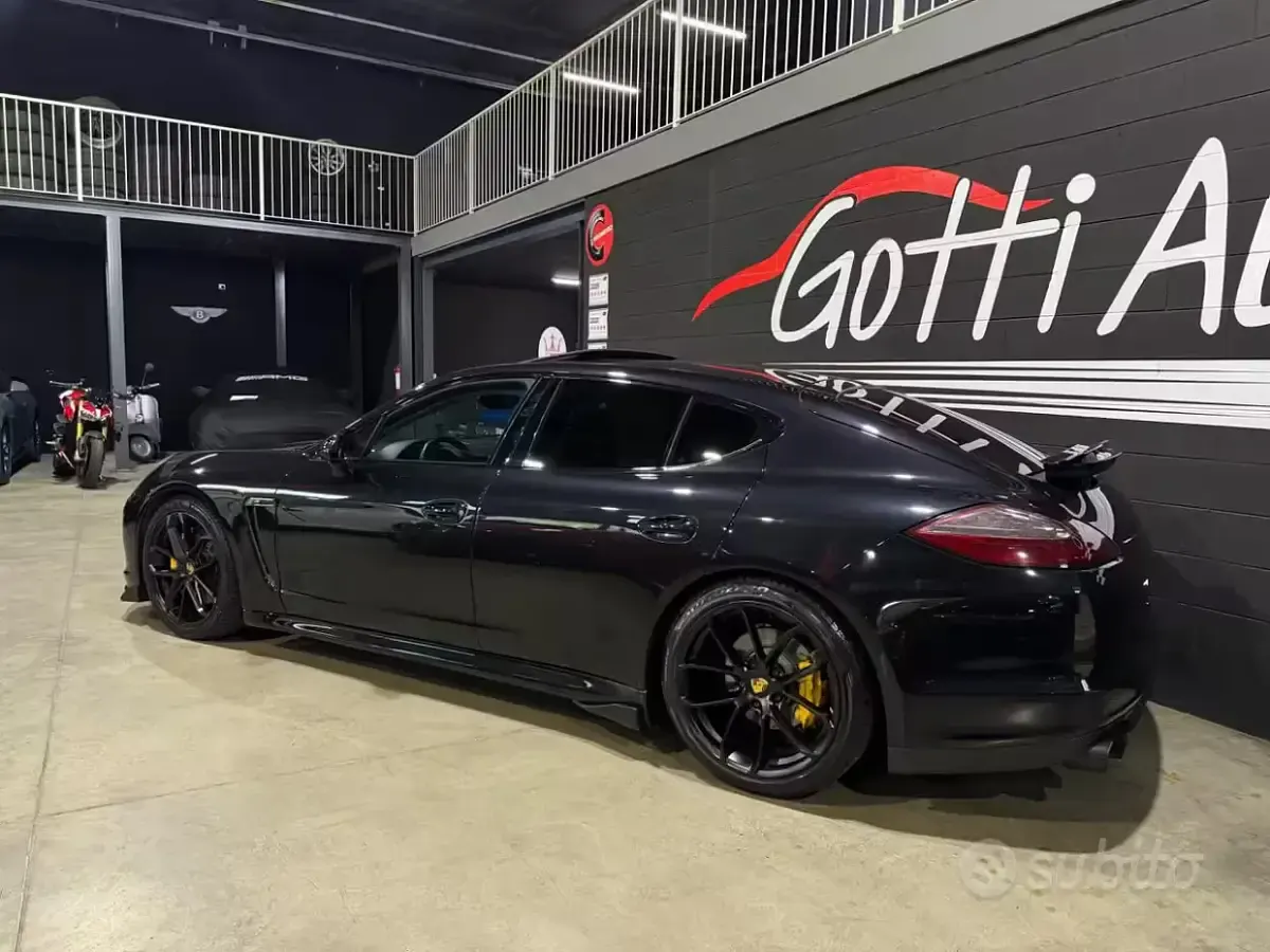 Usata Porsche Panamera 400 CV (294 kW) 2010 Nero Utilitaria