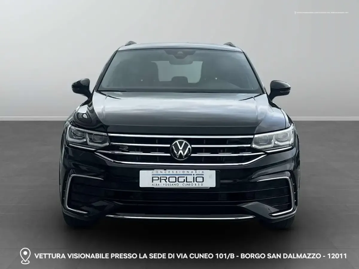 Usata VW Tiguan R-line 150 CV (110 kW) 2023 2t nero perlato SUV
