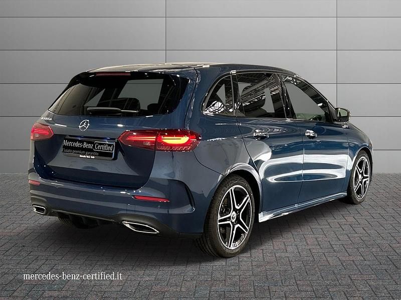 Usata Mercedes B180 Advanced Plus 116 CV (85 kW) 2024 Blu denim Utilitaria