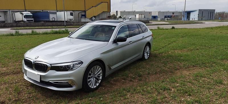 Usata BMW 520 Luxury Line 190 CV (139 kW) 2018 Grigio Station wagon