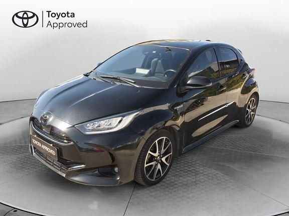 Nero Usata 2021 Toyota Yaris Hybrid Lounge Due volumi | 17.900 € (Cara) - Immagine 1/3