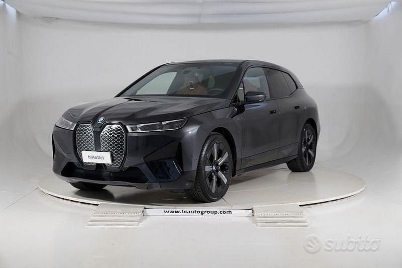 Nero Usata 2023 BMW iX Comfort Edition SUV | 69.900 € (Super prezzo) - Immagine 1/4