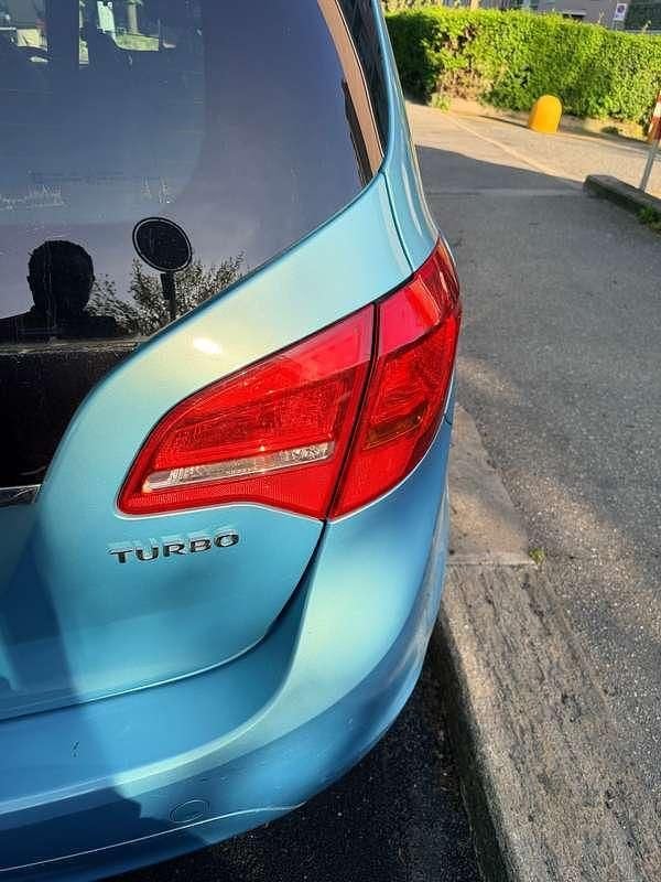 Usata Opel Meriva Cosmo 90 CV (66 kW) 2011 Verde Monovolume