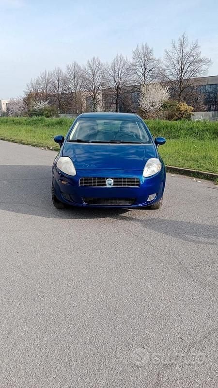 Usata Fiat Grande Punto Active 65 CV (47 kW) 2008 Blu Utilitaria