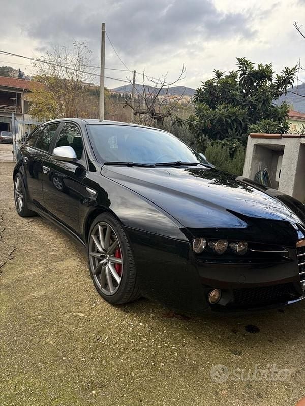 Nero Usata 2012 Alfa Romeo 159 Turismo Station wagon | 8900 € (Buon prezzo) - Immagine 1/4