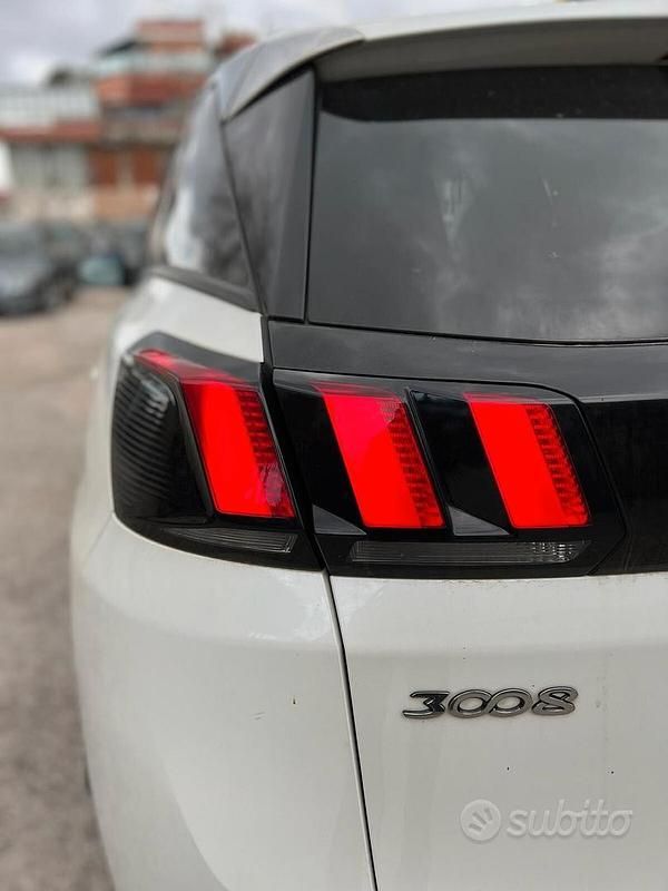 Usata Peugeot 3008 Allure 131 CV (96 kW) 2018 Bianco SUV