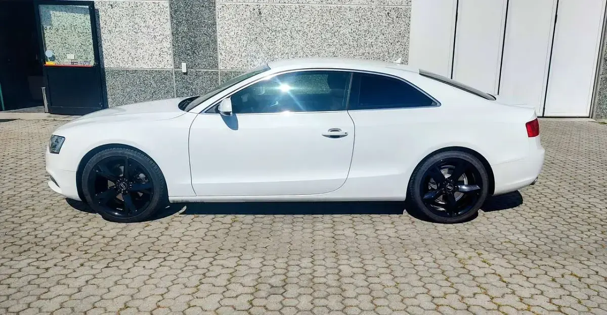 Usata Audi A5 Advanced Plus 170 CV (125 kW) 2012 Bianco ghiaccio Coupé