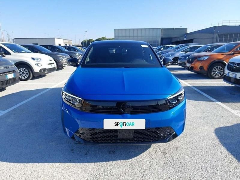 Usata Opel Corsa 100 CV (73 kW) 2025 Voltaik blue Utilitaria