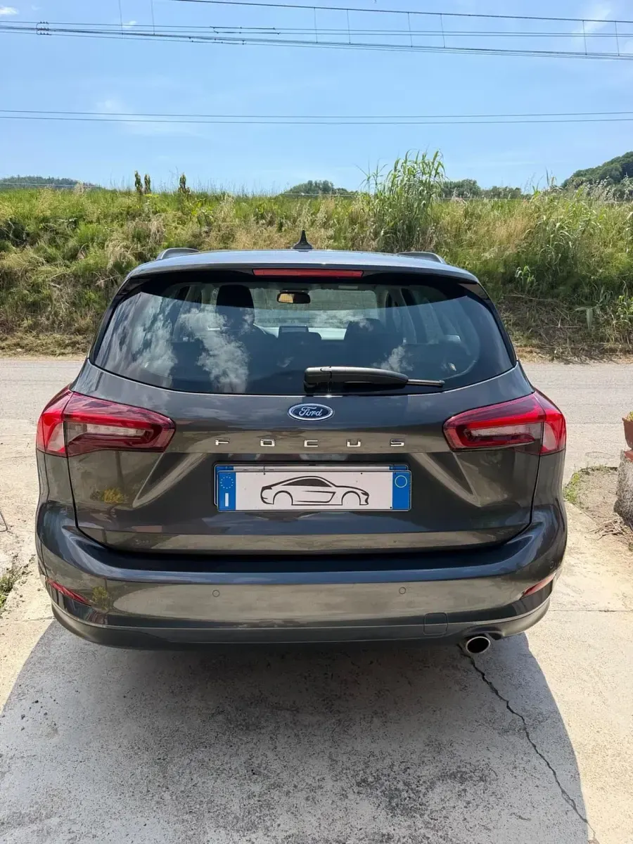 Usata Ford Focus Business Edition 120 CV (88 kW) 2022 Argento Station wagon