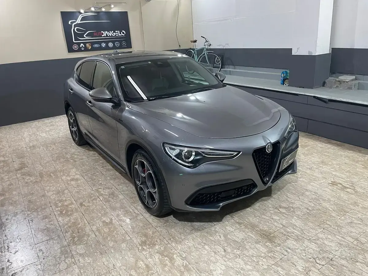 Usata Alfa Romeo Stelvio Sprint 190 CV (139 kW) 2020 Grigio SUV
