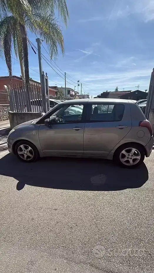 Usata Suzuki Swift 70 CV (51 kW) 2006 Grigio Utilitaria