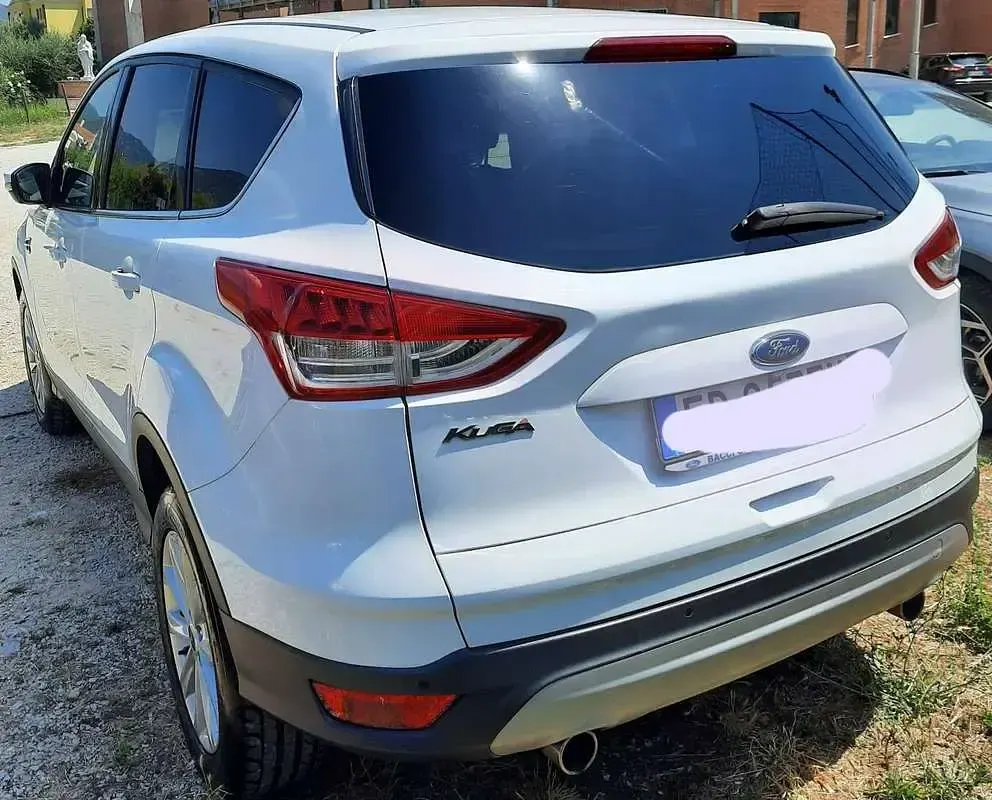 Usata Ford Kuga Titanium 120 CV (88 kW) 2016 Bianco SUV