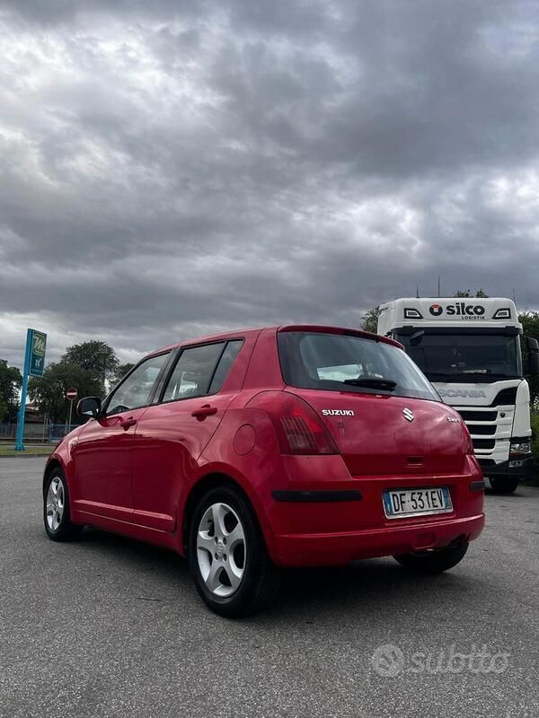 Usata 2007 Suzuki Swift GLX Due volumi | 2000 € (Ottimo prezzo) - Immagine 1/4