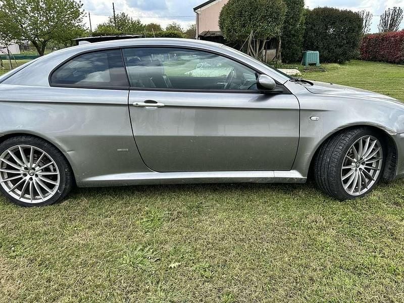 Usata Alfa Romeo GT Distinctive 165 CV (121 kW) 2005 Coupé