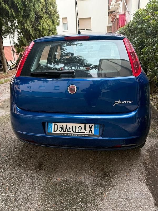 Usata Fiat Grande Punto 2009 Blu Utilitaria