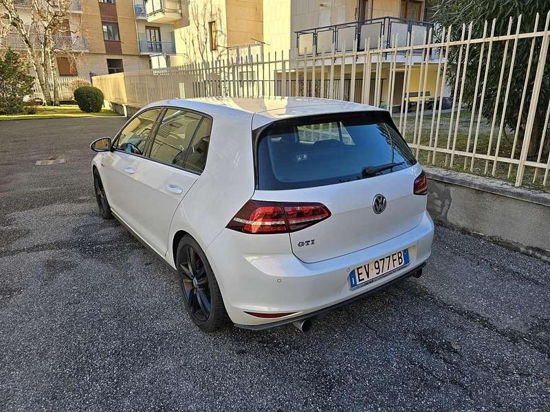 Używany VW Golf VII GTI 220 KM (161 kW) 2014 Biały Sedan/Limuzyna